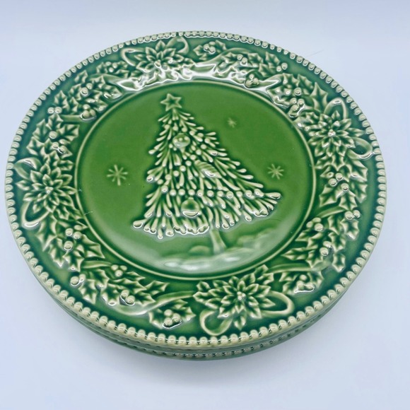 4 Embossed Christmas Tree Plates 8.5" Unused Cracker Barrel - Picture 3 of 5